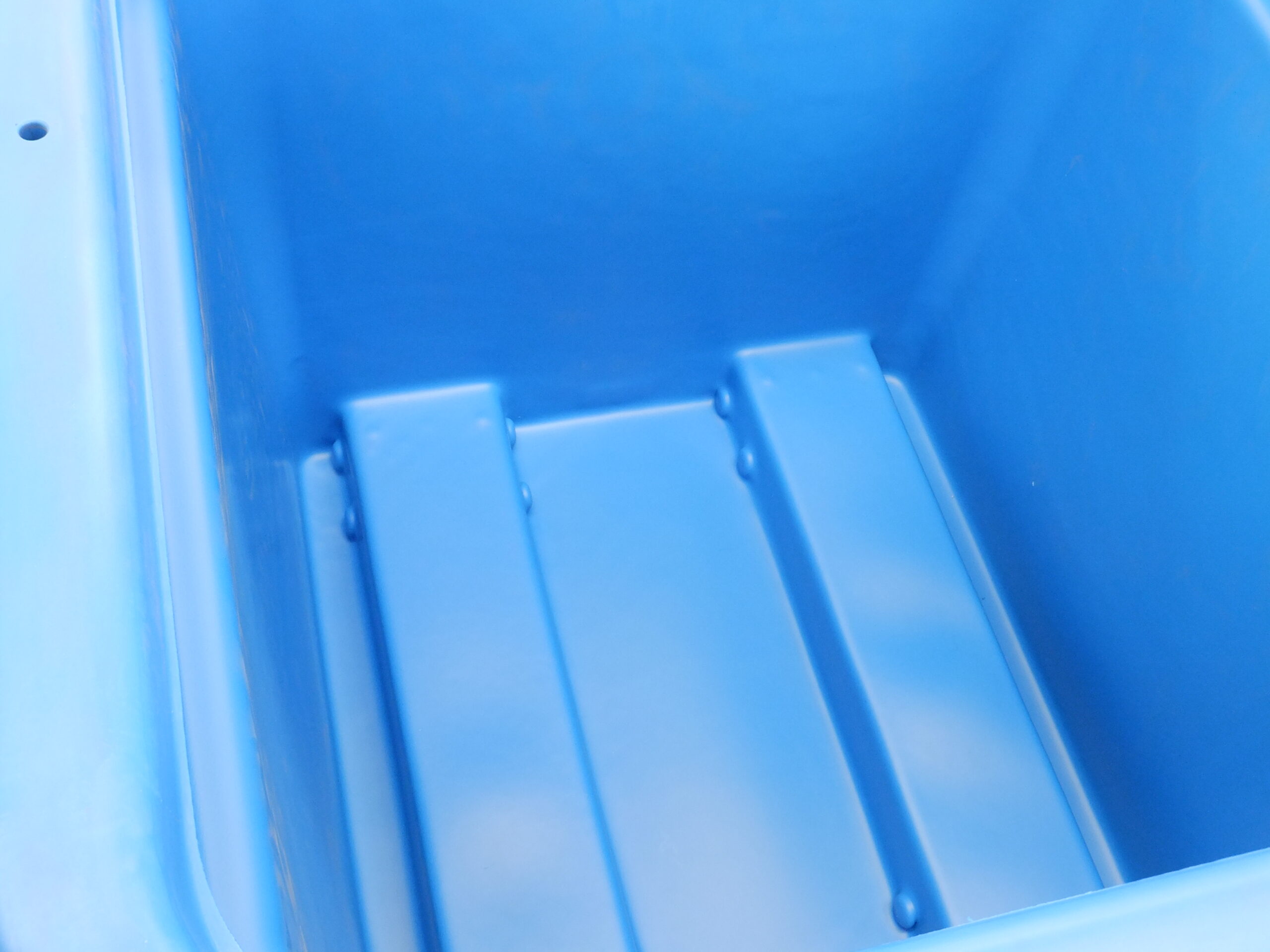 blue heavy grade ribbed base bin