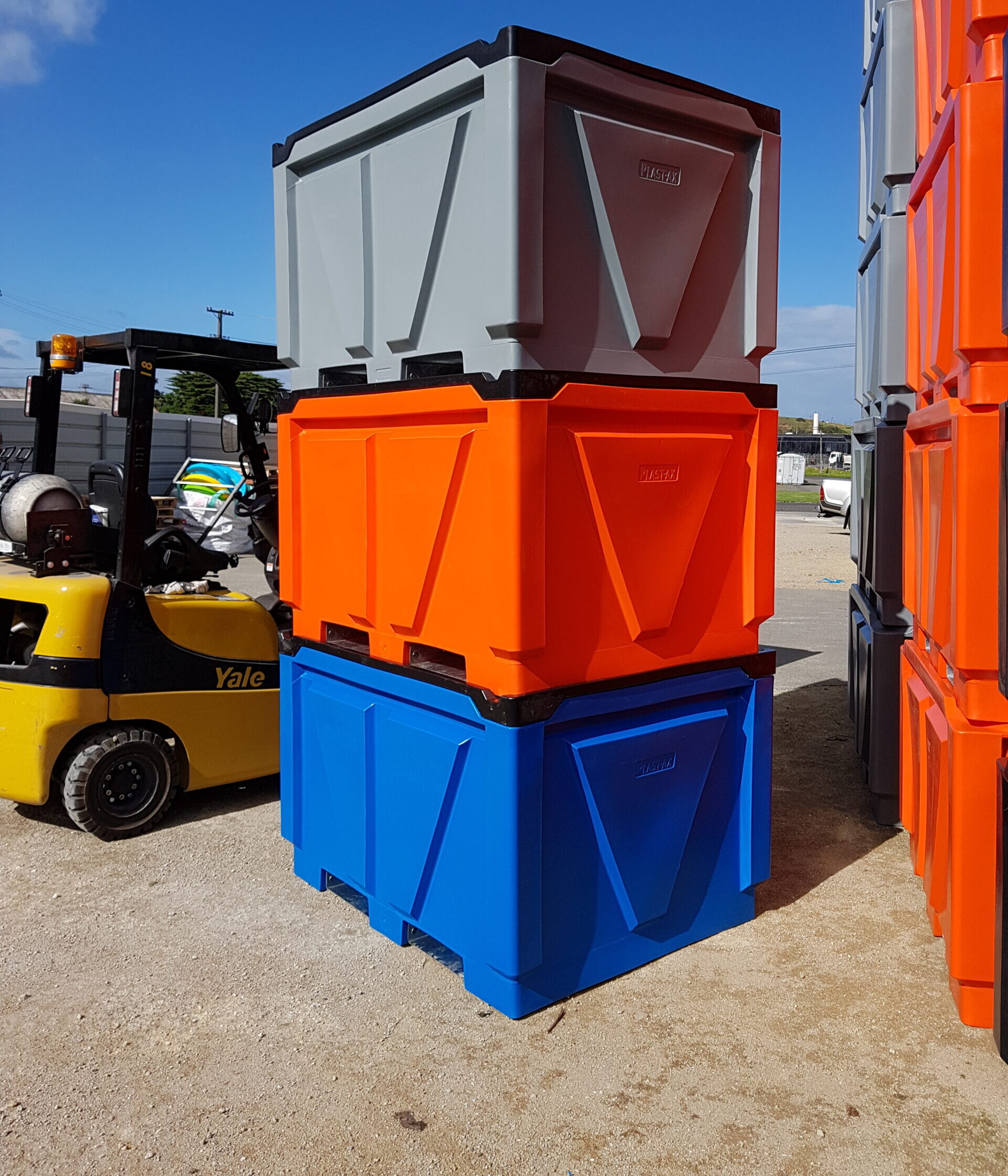 industrial grade stacked pallet bins with lids