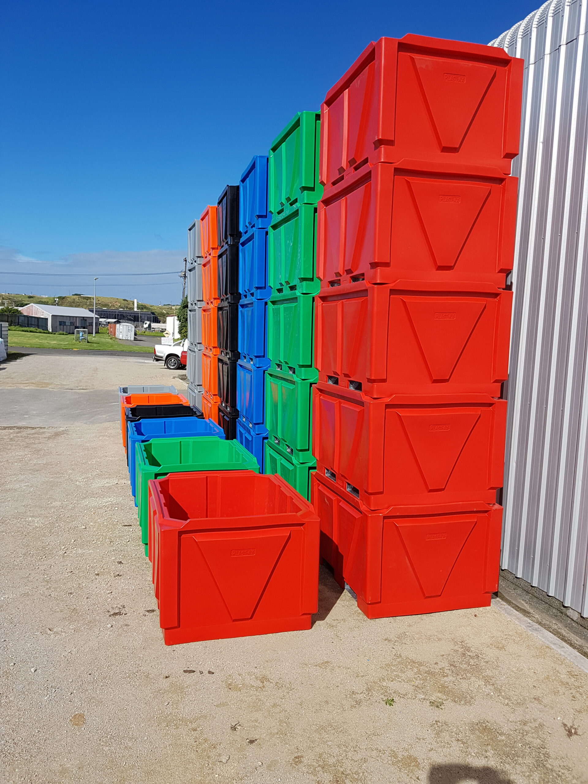 multicolour stackable plastic box pallet bins
